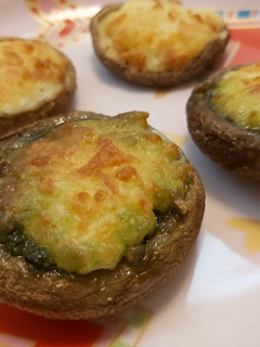 青醬焗烤香菇(氣炸鍋) 的食譜成品照片