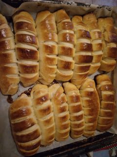 O poză a rețetei Cornuri pufoase cu gem.