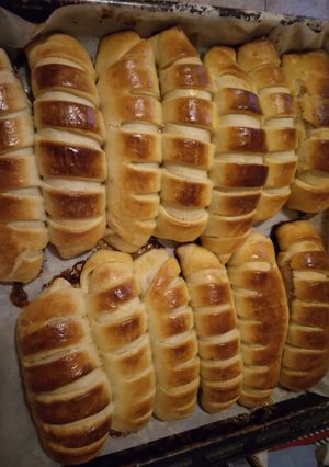 O poză a rețetei Cornuri pufoase cu gem.