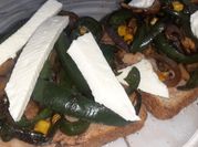 Una foto de molletes de sartén