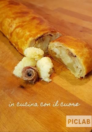 Foto di Strudel salato con cavolfiore e provola ♡