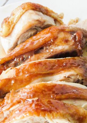 Hình của món Soy sauce chicken (gà xì dầu).