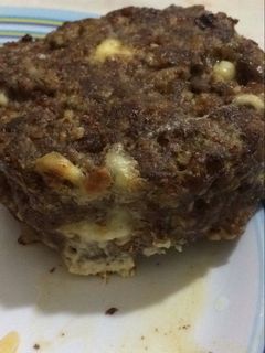 Una foto de Hamburguesa rellena de queso