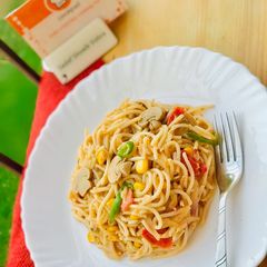 A picture of Chicken Chowmein.