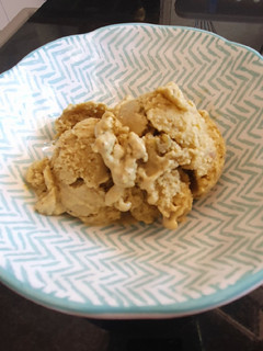 A picture of Vegan ice cream pistacho flavour.
