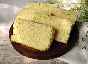 Una foto de 🌿🍞Pan de harina de almendras y tomillo🍞🌿 #Singluten #Lowcarb