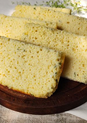 Una foto de 🌿🍞Pan de harina de almendras y tomillo🍞🌿 #Singluten #Lowcarb