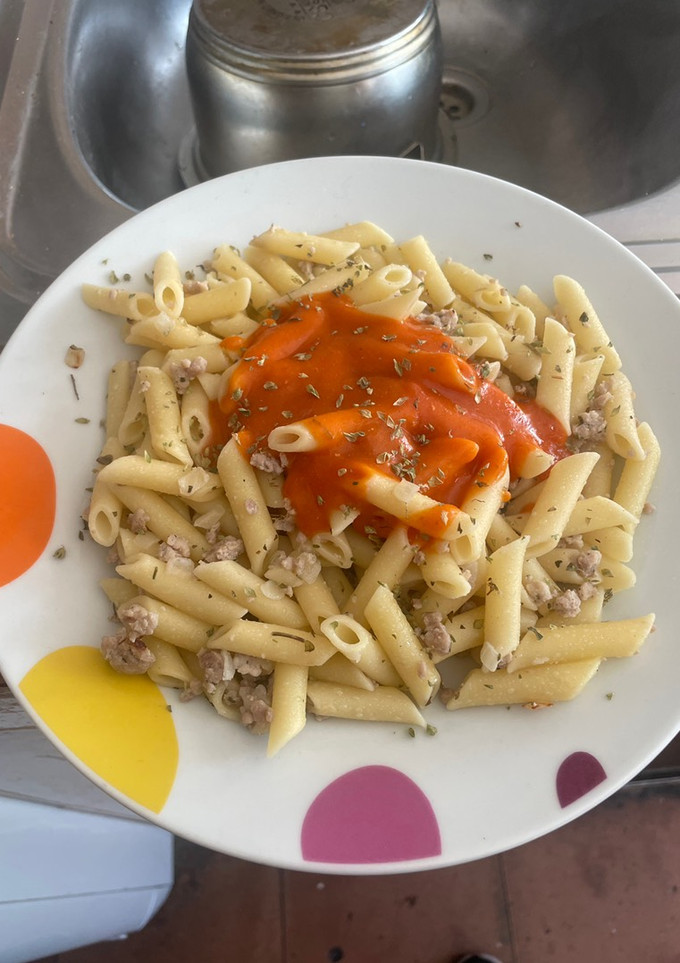 Una foto de Macarrones boloñesa