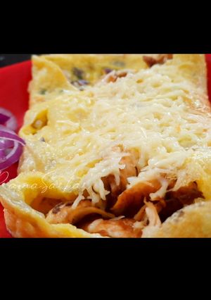 A picture of Chicken Cheese Omelette.