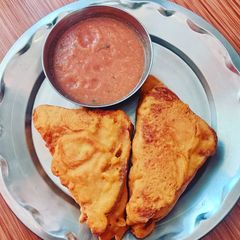 A picture of Bread Pakora.