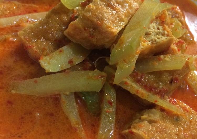 Sayur labu siam tahu pong