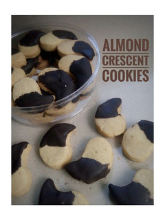 Foto resep Almond Crescent Cookies