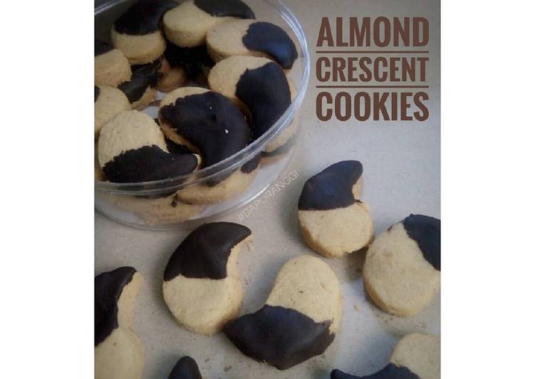 Cara Gampang Membuat Almond Crescent Cookies, Sempurna