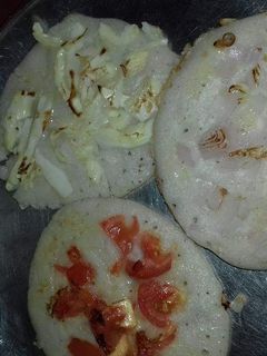 वेज उत्तपम (Veg uttapam recipe in hindi) रेसिपी मुख्य फोटो
