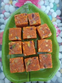 મોહનથાળ (Mohanthal Recipe In Gujarati) રેસીપી મુખ્ય ફોટો