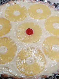 Una foto de Tarta dulce de pastelera y ananá