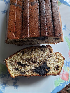 Una foto de Budín de banana y chocolate low carb