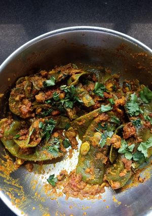 પાપડી નુ ભરેલુ શાક રેસીપી મુખ્ય ફોટો