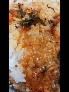 பருப்பு குழம்பு(paruppu kulambu recipe in tamil) செய்முறை முக்கிய புகைப்படம்