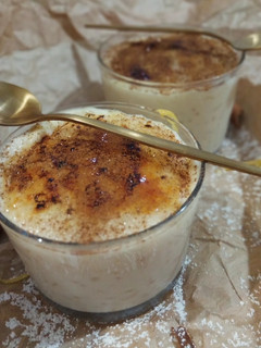 Una foto de Arroz con leche con un toque de anís y azúcar quemado v2