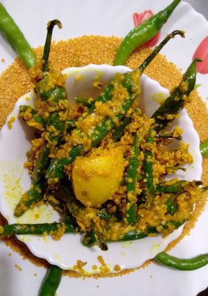 આથેલા લીલા મરચા (Athela Lila Marcha Recipe In Gujarati) રેસીપી મુખ્ય ફોટો