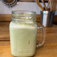 Matcha latte sin lactosa, sin azúcar y con fresa 🍓 🍵