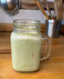 Matcha latte sin lactosa, sin azúcar y con fresa 🍓 🍵