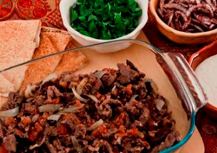 Marinated and baked beef strips - shawarma lahmeh