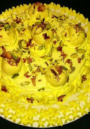 A picture of Eggless Rasmalai Cake.