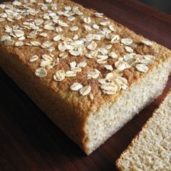 A picture of 100% Oats Bread.