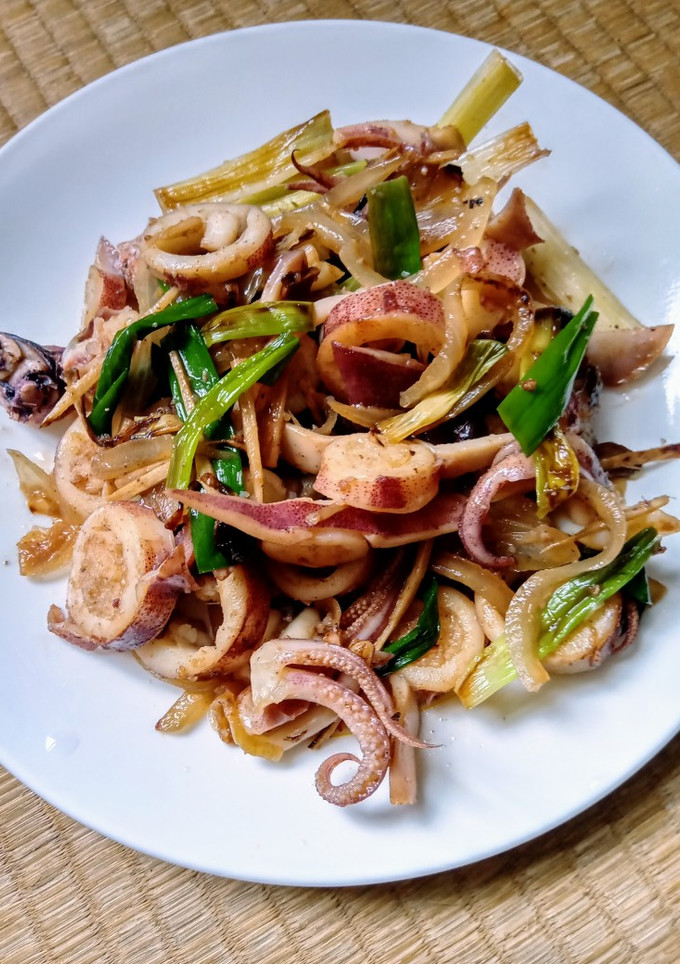 爆炒小卷（家常菜）（下酒菜）（簡單料理）（低醣生酮餐） 的食譜成品照片