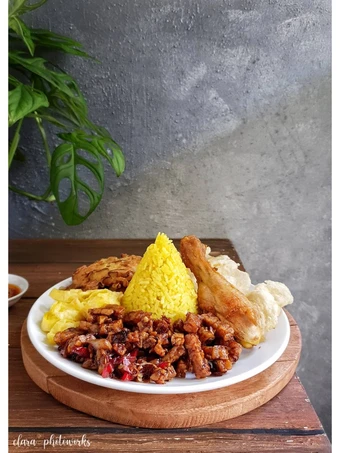 Langkah Mudah untuk Membuat Resep  Nasi Kuning Simpel Banget yang Lezat Sekali, Bikin Ketagihan