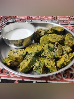 પાત્રા(patra recipe in Gujarati) રેસીપી મુખ્ય ફોટો