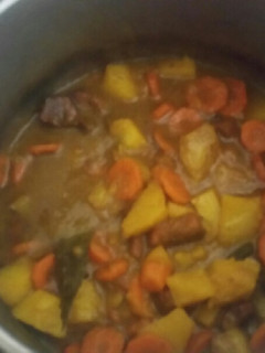 Una foto de Estofado de cerdo con patatas