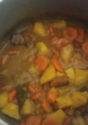 Una foto de Estofado de cerdo con patatas