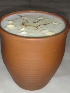रबड़ी (Rabri recipe in Hindi) रेसिपी मुख्य फोटो