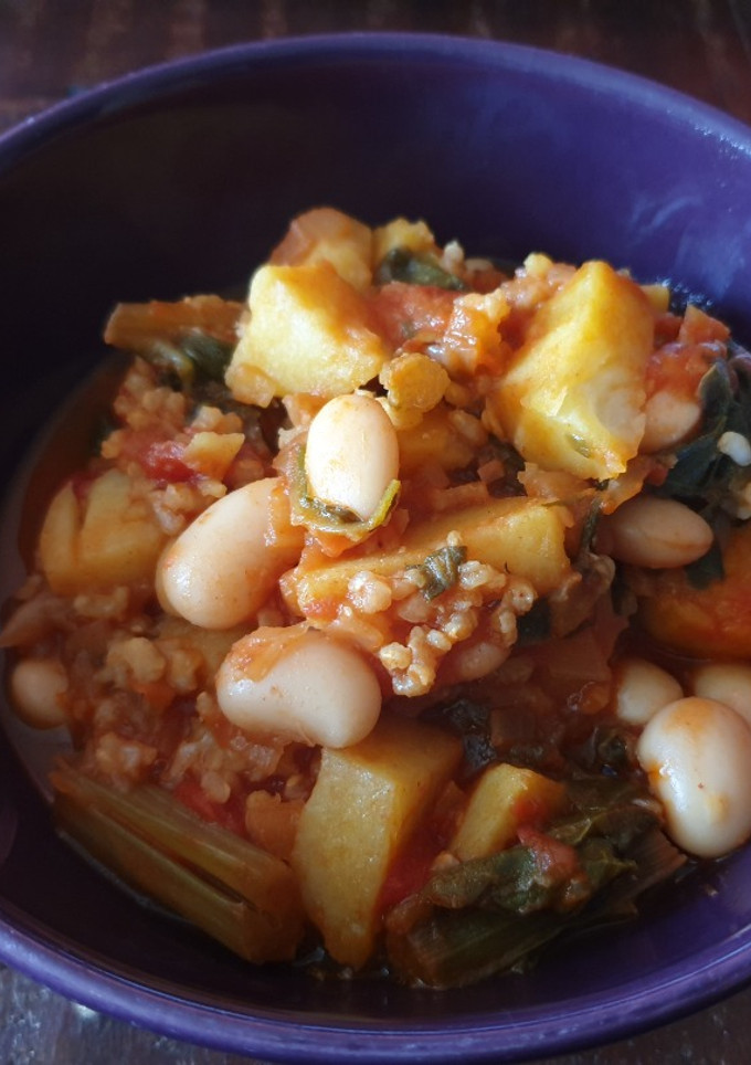 Una foto de Acelgas con alubias, arroz y patatas