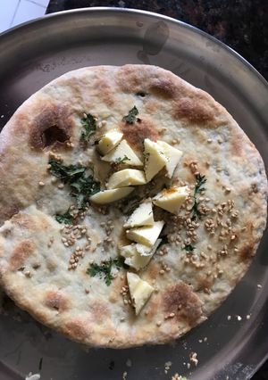 A picture of Amritsari kulcha.