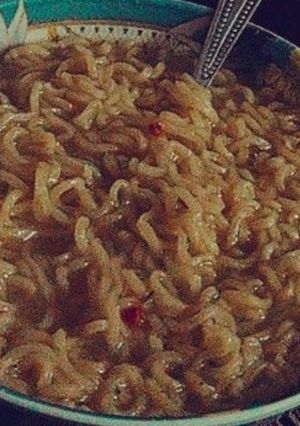 मसाला मैगी (masala maggi recipe in Hindi) रेसिपी मुख्य फोटो