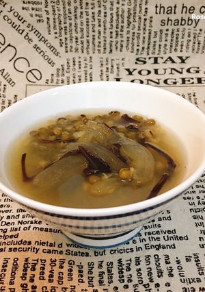 Hình của món Chè Đậu Xanh Nấu Nha Đam.