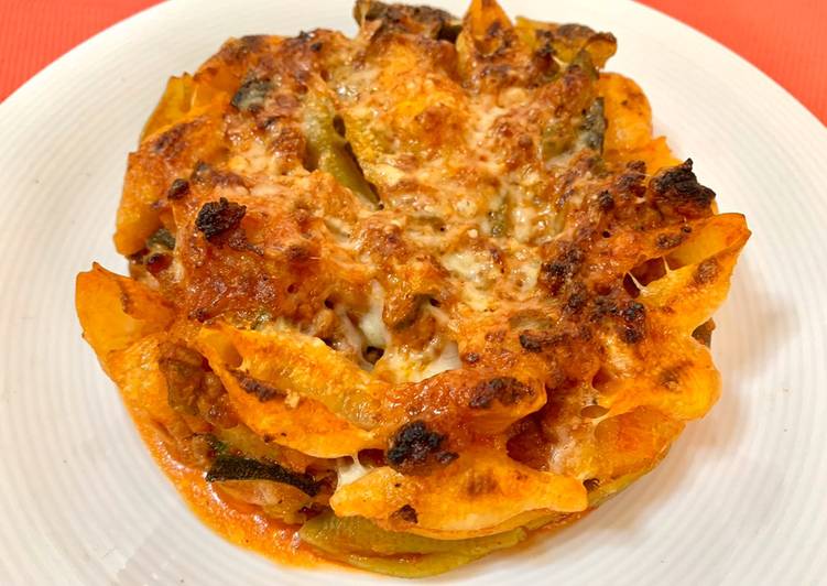 Conchiglie con boloñesa de verduras y carne