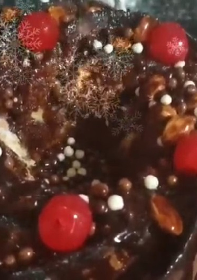 Una foto de Bizcocho de plátano con miel y caramelo