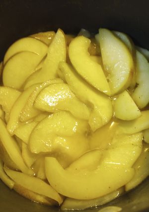 A picture of Pears Sauteed in Butter.