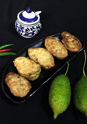A picture of Stuffed Spine Gourd Fries.