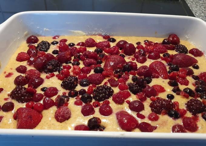 Beeren-Streusel-Kuchen