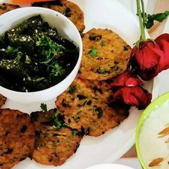 A picture of Sattu methi aachari puri.