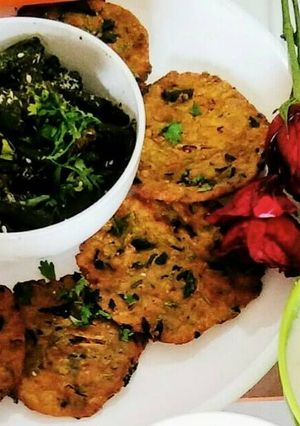 A picture of Sattu methi aachari puri.