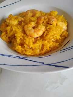 Una foto de Arroz con langostinos