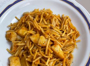 Foto principal de Fideos estilo fideuá con sepia