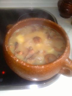 Una foto de Codillo con níscalos y patata ;-)